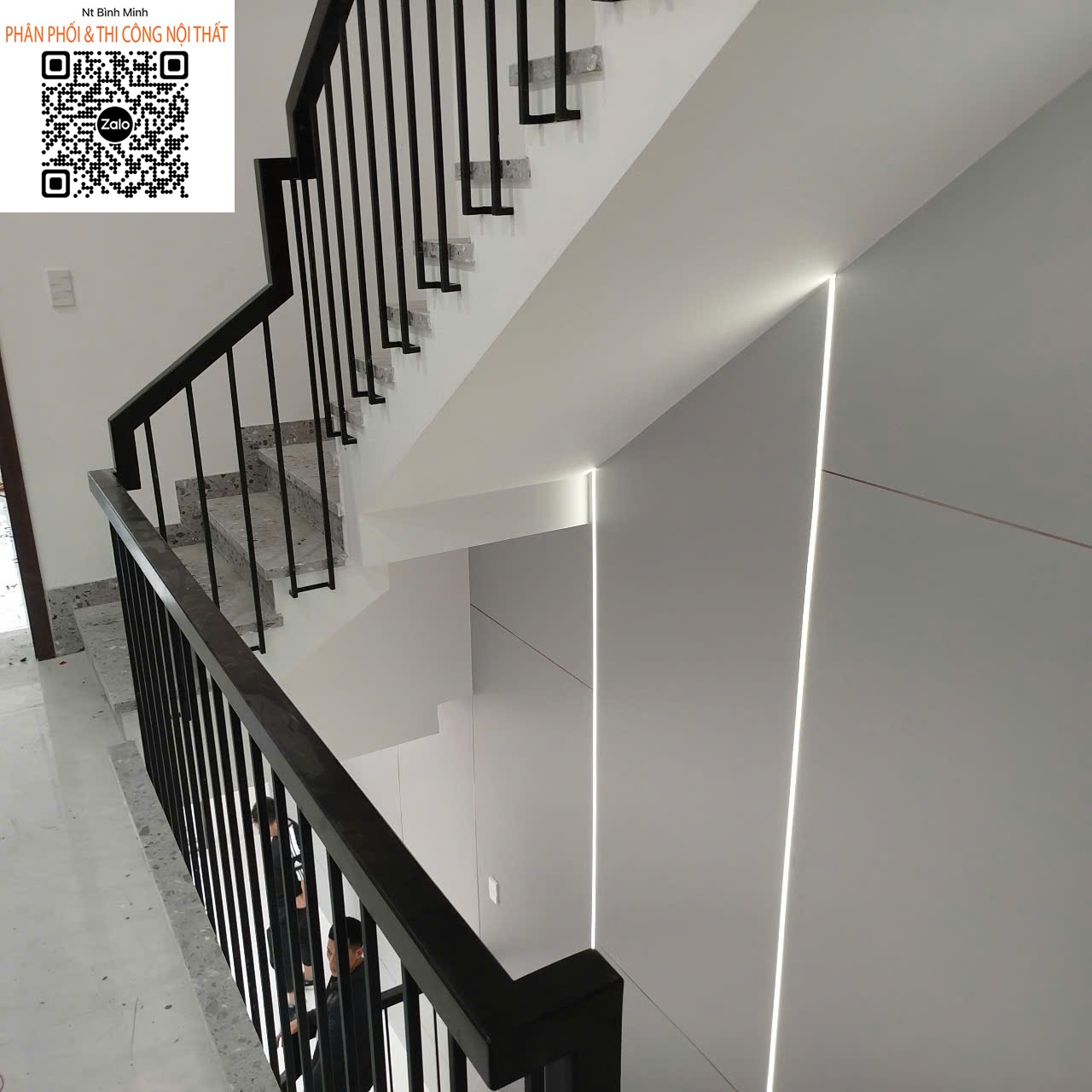 Một trong những ứng dụng phổ biến nhất là trang trí vách tường, tạo điểm nhấn độc đáo cho phòng khách, phòng ngủ hay không gian sảnh lễ tân.