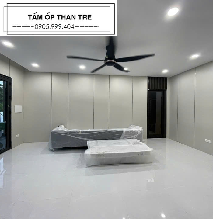 Tấm ốp than tre mặt kim loại không đơn thuần là vật liệu nội thất, mà là biểu tượng của xu hướng sống xanh – an toàn – sang trọng.
