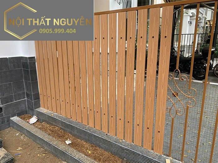Thanh Ốp Tường Ngoài Trời hiện là lựa chọn ưu việt trong thiết kế kiến trúc ngoại thất, nhờ sự kết hợp hoàn hảo giữa tính thẩm mỹ cao và độ bền vượt trội.